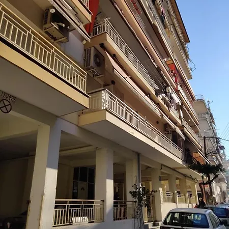 Homestay Shared Apartment, In The Centre With Free P Cars