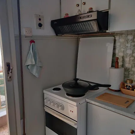 Homestay Shared Apartment, In The Centre With Free P Cars Drama