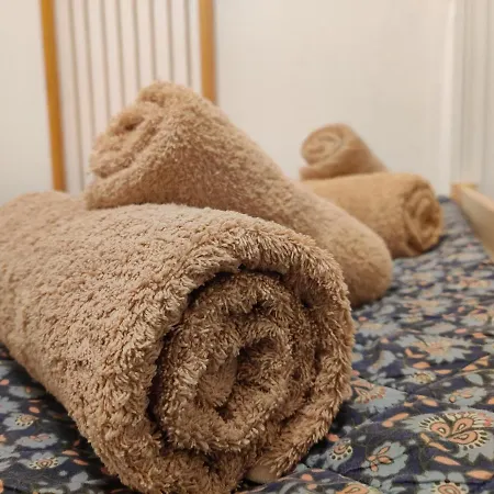 Homestay Shared Apartment, In The Centre With Free P Cars