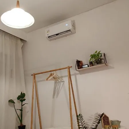 Homestay Shared Apartment, In The Centre With Free P Cars Drama